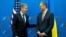 El Secretario de Estado de EEUU Blinken, y el Ministro de Asuntos Exteriores de Ucrania Kuleba, en conferencia de prensa durante la Reunión de Ministros de Asuntos Exteriores de la OTAN en Bruselas, 29 de noviembre de 2023. SAUL LOEB/Pool vía REUTERS