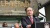 El presidente colombiano Gustavo Petro habla durante una ceremonia en una escuela militar de Bogotá, en diciembre pasado. (Raul ARBOLEDA/AFP)