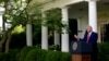 El presidente Trump en los Jardines de la Casa Blanca.