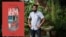 Jiménez Enoa acaba de publicar "La isla oculta", una colección de 16 crónicas sobre la realidad de la isla.