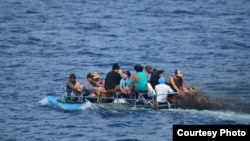 Foto de Archivo: Balseros cubanos.