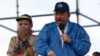 El presidente de Nicaragua, Daniel Ortega, habla a sus seguidores, en una imagen de archivo. (AP Foto/Alfredo Zuniga)