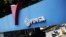 Una estación de gas en Caracas, Venezuela, exhibe un logo de la petrolera estatal PDVSA. Foto: REUTERS | Iván Alvarado.