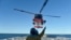 Tripulantes del buque Stone preparan aterrizaje de un helicóptero MH-60 Jayhawk en la costa de la Florida el 27 de diciembre, 2020. (Foto del oficial John Hightower).