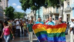 Activistas Gay reclaman en el Capitolio libertad de David Bustamante Activistas Gay reclaman en el Capitolio libertad de David Bustamante