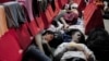 Migrantes cubanos en un albergue habilitado por el gobierno de Costa Rica (La Nación).