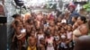 ARCHIVO Juan Antonio Madrazo Luna, líder del CCIR, durante un evento con niños en una comunidad vulnerable en La Habana, Cuba. (Twitter/@madrazolunacir)