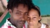 Juan Enrique Pérez Sánchez y su esposa Dayana Aranda Batista (Foto: Facebook)