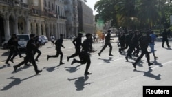 Boinas Negras desplegadas para reprimir a los manifestantes en La Habana el 11 de julio. REUTERS/Stringer